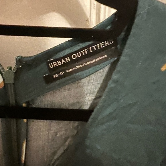 Cute sundress from urban outfitters - Picture 3 of 3